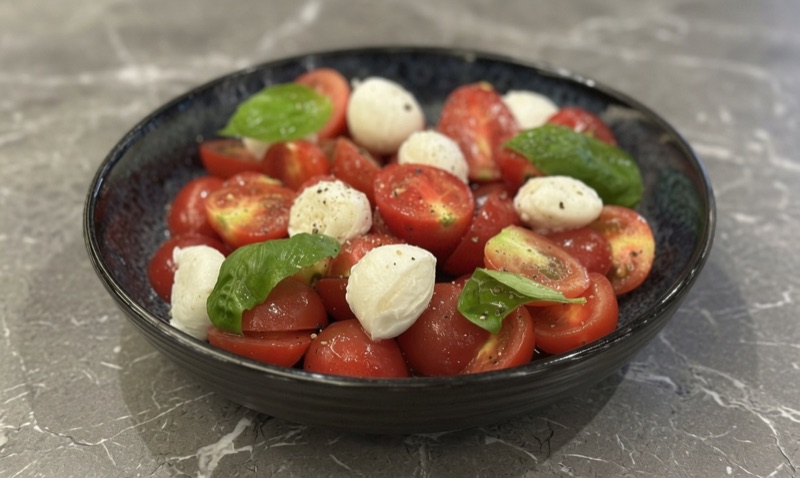 Tomato & Mozzarella Salad